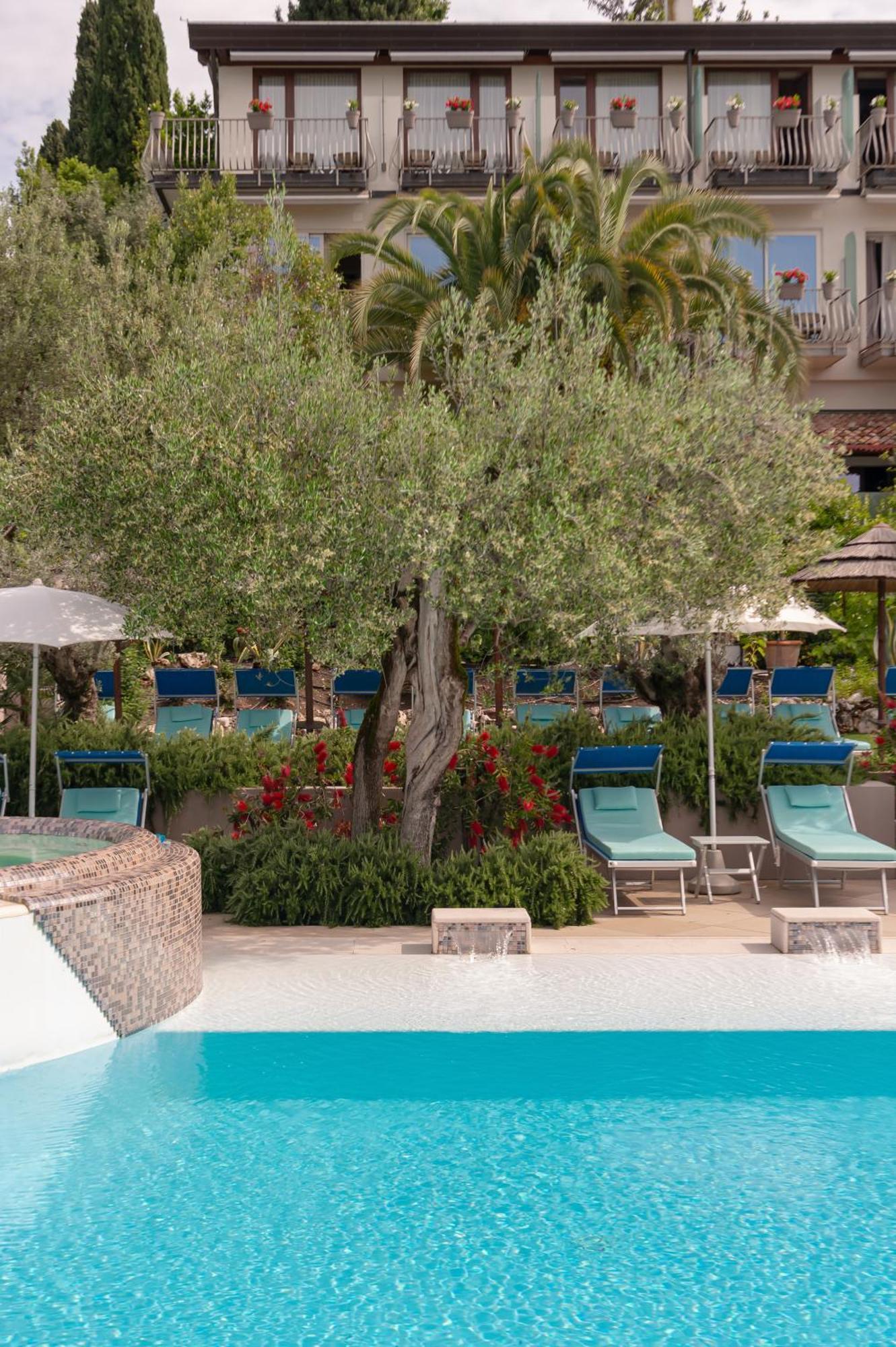 Hotel Olivi Spa&Natural Wellness Sirmione Esterno foto