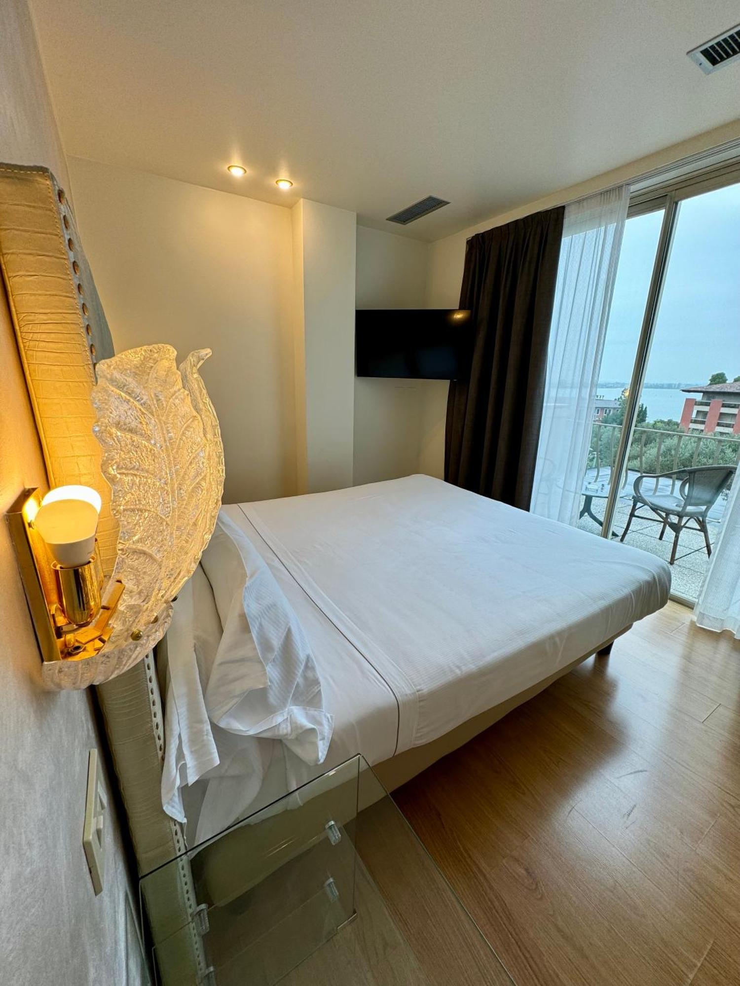 Hotel Olivi Spa&Natural Wellness Sirmione Esterno foto