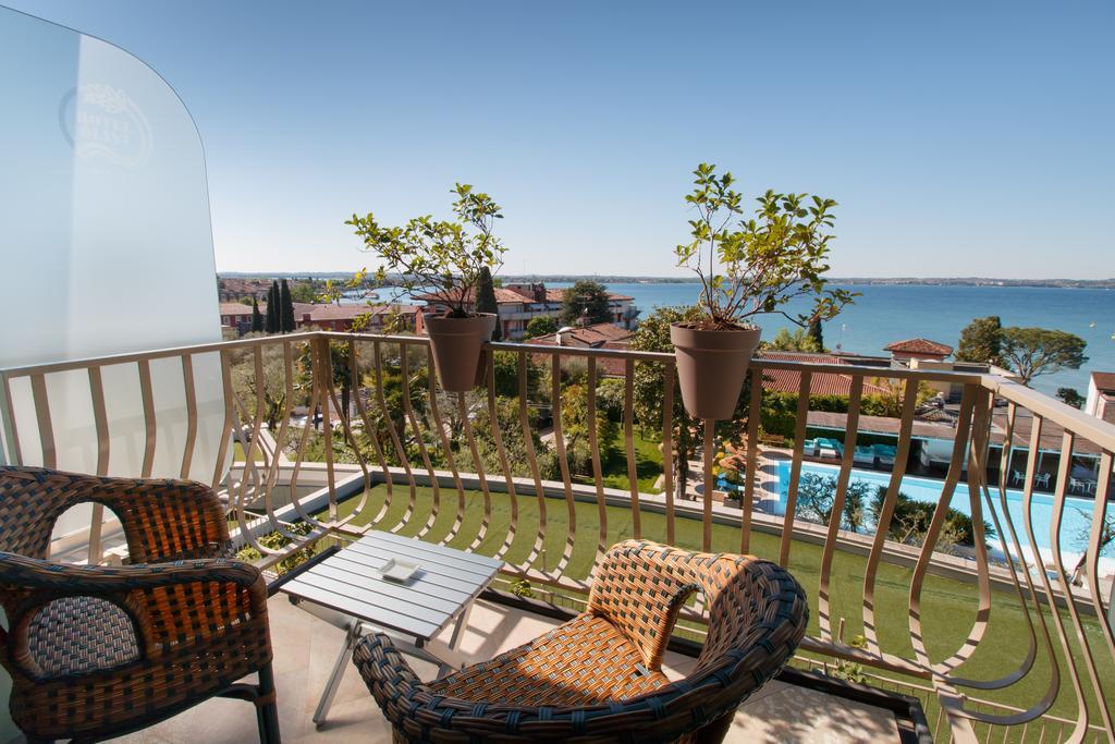 Hotel Olivi Spa&Natural Wellness Sirmione Esterno foto